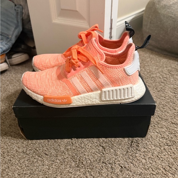 Adidas NMD R1 Sun Glow - Picture 5 of 9